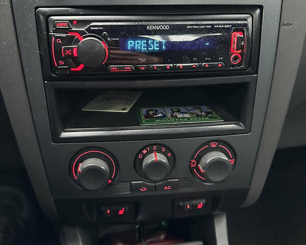 Желтый Сеат Ибица, объемом двигателя 1.4 л и пробегом 343 тыс. км за 3500 $, фото 9 на Automoto.ua