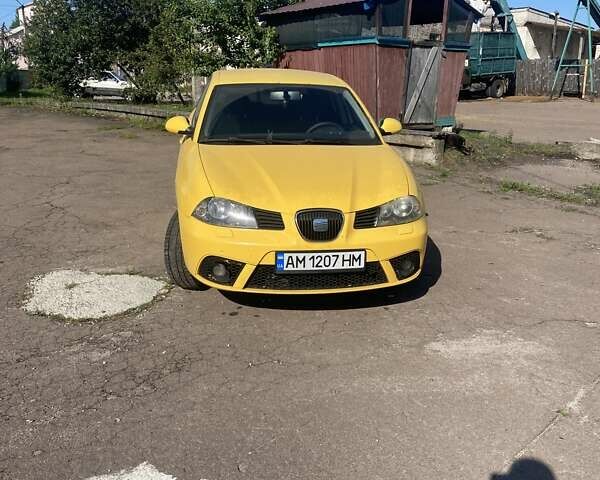 Желтый Сеат Ибица, объемом двигателя 1.4 л и пробегом 234 тыс. км за 4000 $, фото 7 на Automoto.ua