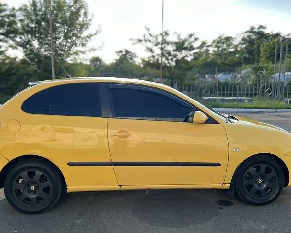 Жовтий Сеат Ibiza, об'ємом двигуна 2 л та пробігом 280 тис. км за 4000 $, фото 3 на Automoto.ua