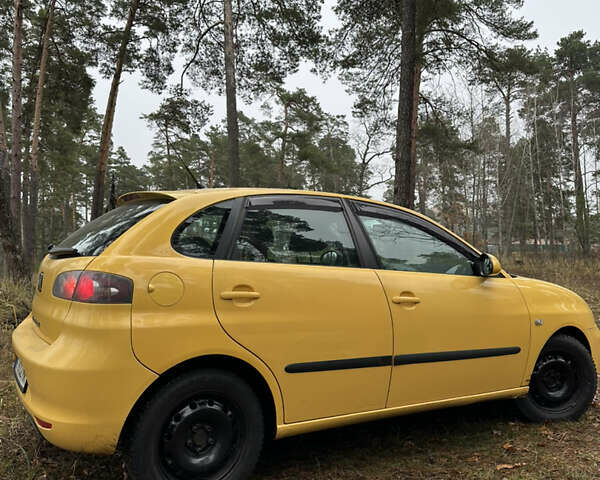 Желтый Сеат Ибица, объемом двигателя 1.4 л и пробегом 343 тыс. км за 3500 $, фото 5 на Automoto.ua