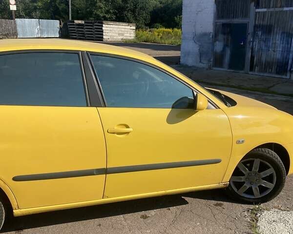 Желтый Сеат Ибица, объемом двигателя 1.4 л и пробегом 234 тыс. км за 4000 $, фото 15 на Automoto.ua