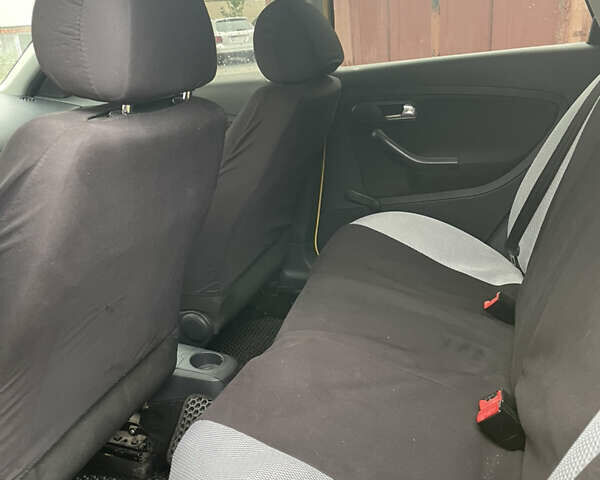 Жовтий Сеат Ibiza, об'ємом двигуна 2 л та пробігом 202 тис. км за 4000 $, фото 14 на Automoto.ua