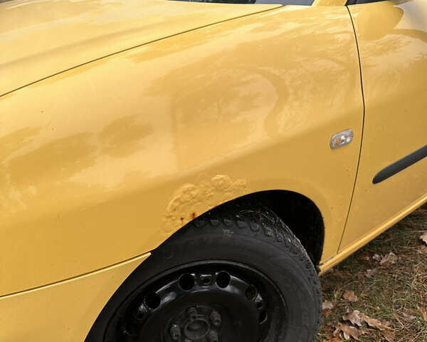 Желтый Сеат Ибица, объемом двигателя 1.4 л и пробегом 343 тыс. км за 3500 $, фото 18 на Automoto.ua