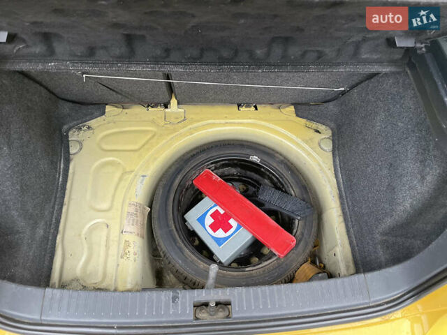 Жовтий Сеат Ibiza, об'ємом двигуна 2 л та пробігом 202 тис. км за 4000 $, фото 19 на Automoto.ua