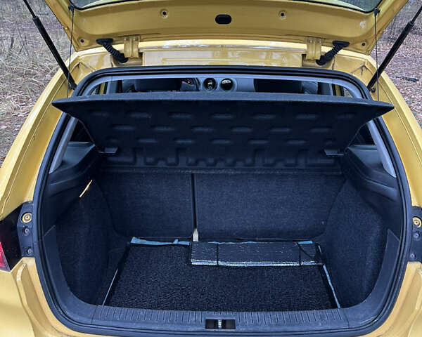 Желтый Сеат Ибица, объемом двигателя 1.4 л и пробегом 343 тыс. км за 3500 $, фото 15 на Automoto.ua