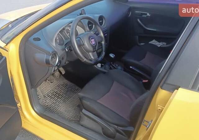 Желтый Сеат Ибица, объемом двигателя 2 л и пробегом 246 тыс. км за 4300 $, фото 9 на Automoto.ua