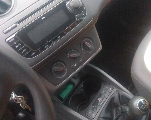 Жовтий Сеат Ibiza, об'ємом двигуна 1.2 л та пробігом 121 тис. км за 4900 $, фото 26 на Automoto.ua