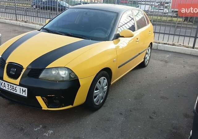 Желтый Сеат Ибица, объемом двигателя 2 л и пробегом 246 тыс. км за 4300 $, фото 6 на Automoto.ua