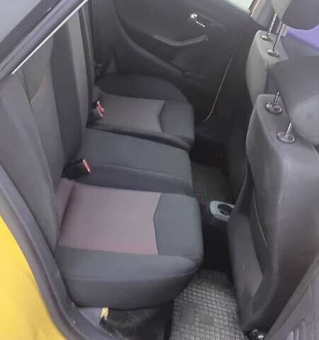 Желтый Сеат Ибица, объемом двигателя 2 л и пробегом 246 тыс. км за 4300 $, фото 5 на Automoto.ua