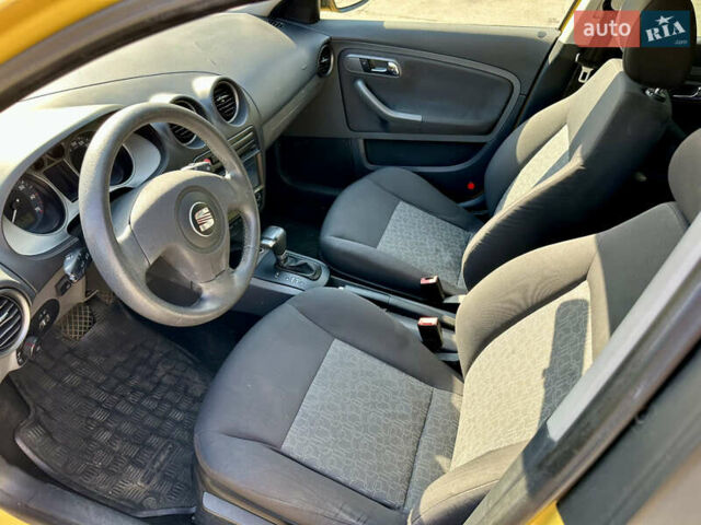 Жовтий Сеат Ibiza, об'ємом двигуна 1.6 л та пробігом 150 тис. км за 6900 $, фото 8 на Automoto.ua