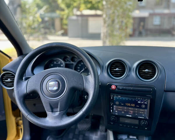 Жовтий Сеат Ibiza, об'ємом двигуна 1.6 л та пробігом 150 тис. км за 6900 $, фото 14 на Automoto.ua
