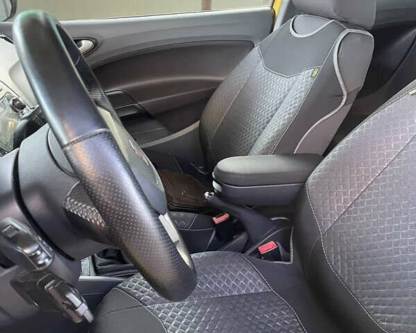 Желтый Сеат Ибица, объемом двигателя 1.2 л и пробегом 157 тыс. км за 4700 $, фото 6 на Automoto.ua