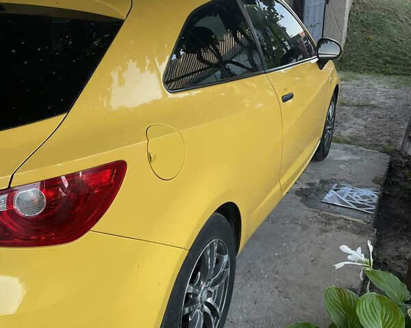 Желтый Сеат Ибица, объемом двигателя 1.2 л и пробегом 157 тыс. км за 4700 $, фото 3 на Automoto.ua