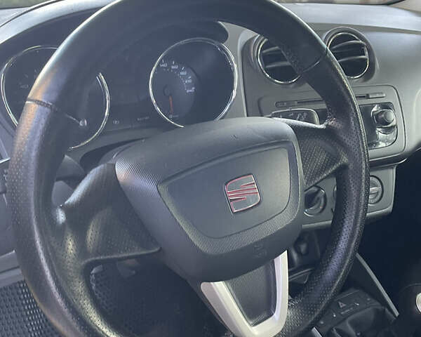 Желтый Сеат Ибица, объемом двигателя 1.2 л и пробегом 157 тыс. км за 4700 $, фото 5 на Automoto.ua