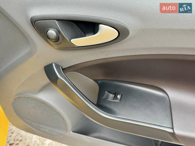 Жовтий Сеат Ibiza, об'ємом двигуна 1.39 л та пробігом 132 тис. км за 5500 $, фото 42 на Automoto.ua