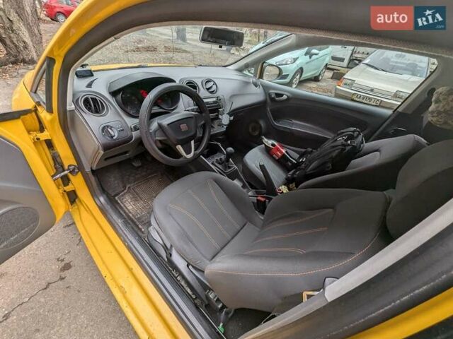 Желтый Сеат Ибица, объемом двигателя 1.39 л и пробегом 278 тыс. км за 5300 $, фото 9 на Automoto.ua