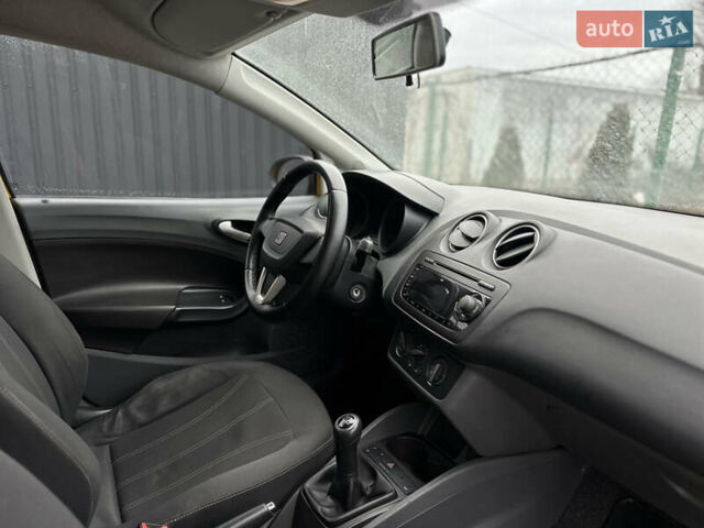 Желтый Сеат Ибица, объемом двигателя 1.2 л и пробегом 140 тыс. км за 4800 $, фото 36 на Automoto.ua
