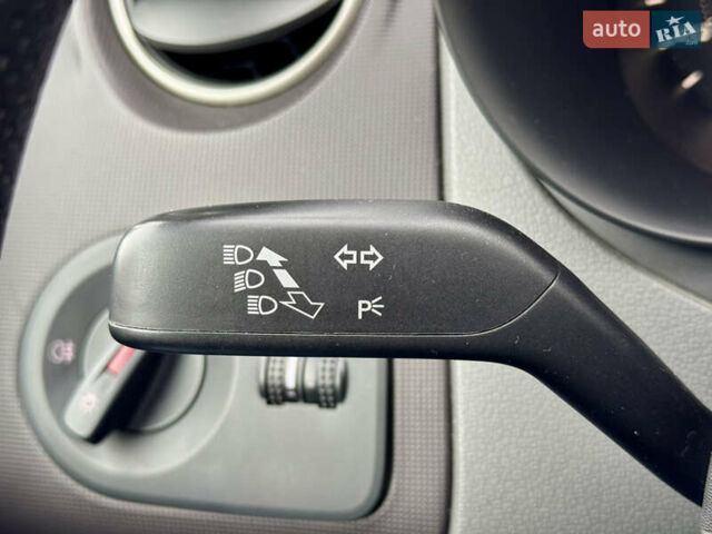 Жовтий Сеат Ibiza, об'ємом двигуна 1.39 л та пробігом 132 тис. км за 5500 $, фото 24 на Automoto.ua