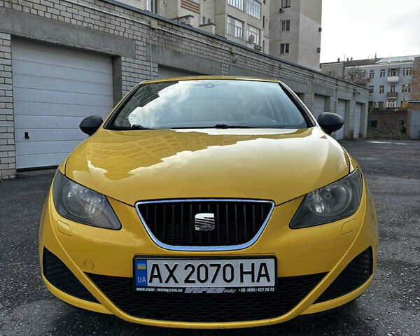 Желтый Сеат Ибица, объемом двигателя 1.4 л и пробегом 136 тыс. км за 5700 $, фото 2 на Automoto.ua