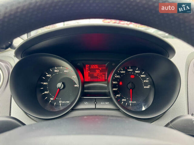Жовтий Сеат Ibiza, об'ємом двигуна 1.39 л та пробігом 132 тис. км за 5500 $, фото 22 на Automoto.ua
