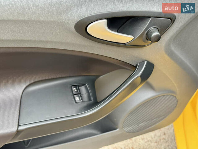 Жовтий Сеат Ibiza, об'ємом двигуна 1.39 л та пробігом 132 тис. км за 5500 $, фото 29 на Automoto.ua