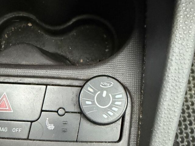 Жовтий Сеат Ibiza, об'ємом двигуна 1.4 л та пробігом 180 тис. км за 4200 $, фото 7 на Automoto.ua