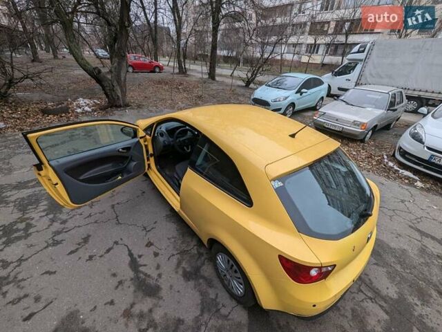 Желтый Сеат Ибица, объемом двигателя 1.39 л и пробегом 278 тыс. км за 5300 $, фото 4 на Automoto.ua