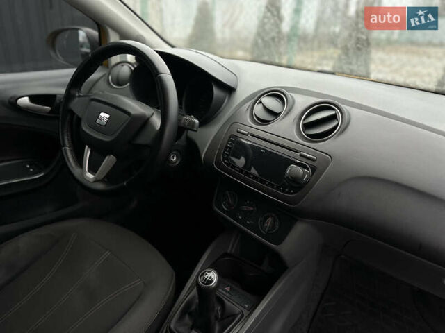 Желтый Сеат Ибица, объемом двигателя 1.2 л и пробегом 140 тыс. км за 4800 $, фото 39 на Automoto.ua