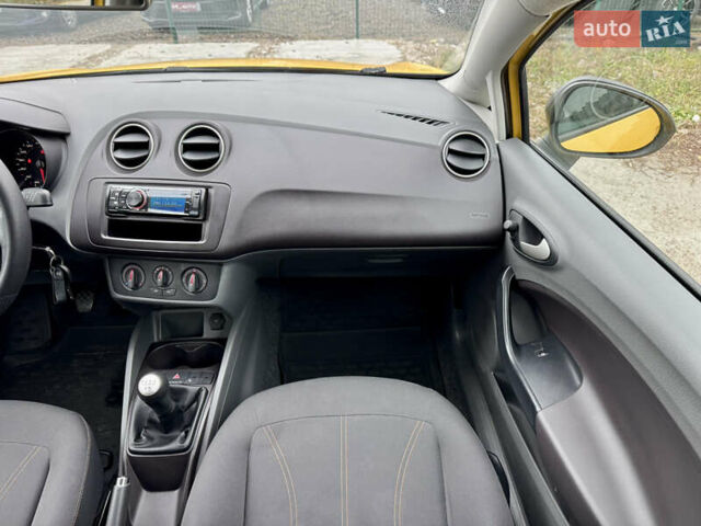 Жовтий Сеат Ibiza, об'ємом двигуна 1.39 л та пробігом 132 тис. км за 5500 $, фото 15 на Automoto.ua