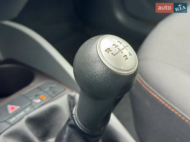 Жовтий Сеат Ibiza, об'ємом двигуна 1.39 л та пробігом 132 тис. км за 5500 $, фото 21 на Automoto.ua