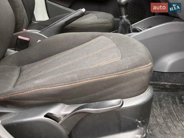 Желтый Сеат Ибица, объемом двигателя 1.4 л и пробегом 156 тыс. км за 5290 $, фото 32 на Automoto.ua