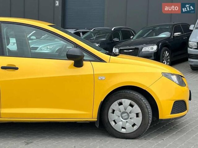 Желтый Сеат Ибица, объемом двигателя 1.4 л и пробегом 156 тыс. км за 5290 $, фото 3 на Automoto.ua
