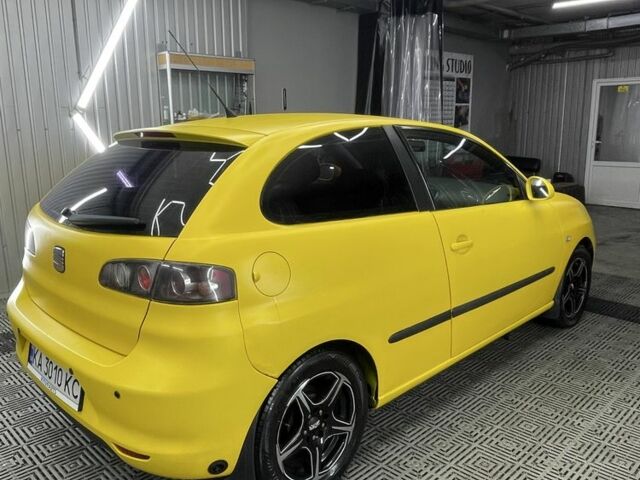 Желтый Сеат Ибица, объемом двигателя 1.4 л и пробегом 206 тыс. км за 3300 $, фото 3 на Automoto.ua