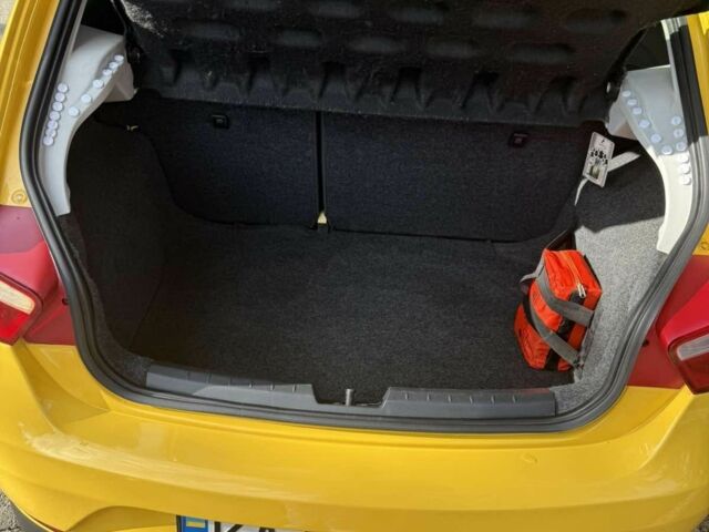 Жовтий Сеат Ibiza, об'ємом двигуна 1.2 л та пробігом 175 тис. км за 6400 $, фото 23 на Automoto.ua