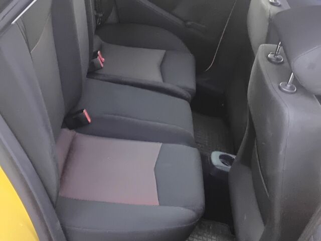 Желтый Сеат Ибица, объемом двигателя 2 л и пробегом 246 тыс. км за 4000 $, фото 1 на Automoto.ua