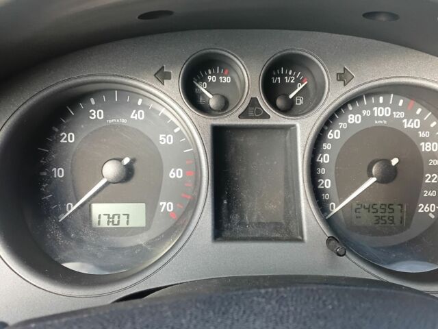 Желтый Сеат Ибица, объемом двигателя 2 л и пробегом 246 тыс. км за 4000 $, фото 7 на Automoto.ua