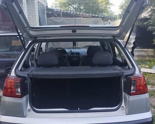 Сірий Сеат Ibiza, об'ємом двигуна 1.39 л та пробігом 139 тис. км за 2500 $, фото 27 на Automoto.ua