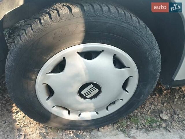 Сірий Сеат Ibiza, об'ємом двигуна 1.39 л та пробігом 139 тис. км за 2500 $, фото 28 на Automoto.ua
