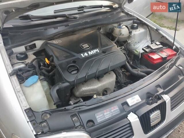 Сірий Сеат Ibiza, об'ємом двигуна 1.39 л та пробігом 139 тис. км за 2500 $, фото 6 на Automoto.ua