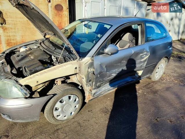 Серый Сеат Ибица, объемом двигателя 1.4 л и пробегом 210 тыс. км за 2000 $, фото 5 на Automoto.ua