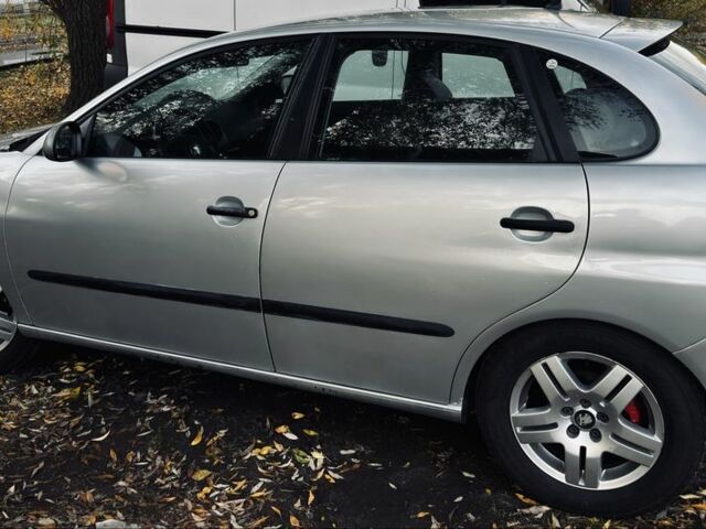 Серый Сеат Ибица, объемом двигателя 1.9 л и пробегом 318 тыс. км за 4600 $, фото 4 на Automoto.ua