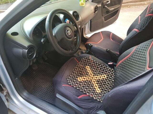 Сірий Сеат Ibiza, об'ємом двигуна 1.4 л та пробігом 218 тис. км за 3500 $, фото 4 на Automoto.ua