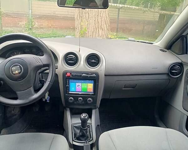 Сірий Сеат Ibiza, об'ємом двигуна 1.2 л та пробігом 308 тис. км за 3200 $, фото 59 на Automoto.ua