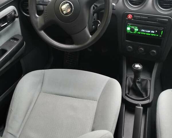 Сірий Сеат Ibiza, об'ємом двигуна 1.4 л та пробігом 300 тис. км за 3600 $, фото 7 на Automoto.ua