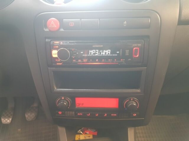 Сірий Сеат Ibiza, об'ємом двигуна 1.4 л та пробігом 218 тис. км за 3500 $, фото 7 на Automoto.ua