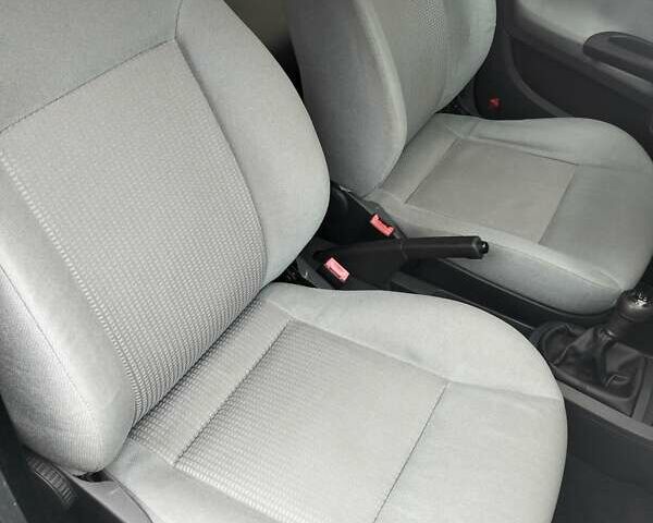 Сірий Сеат Ibiza, об'ємом двигуна 1.4 л та пробігом 300 тис. км за 3600 $, фото 11 на Automoto.ua