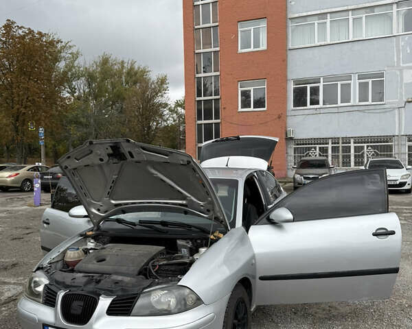 Сеат Ибица 2003 в Днепре (Днепропетровске) на Automoto.ua Серый Сеат Ибица, объемом двигателя 1.4 л и пробегом 222 тыс. км за 2700 $, фото 10 на Automoto.ua