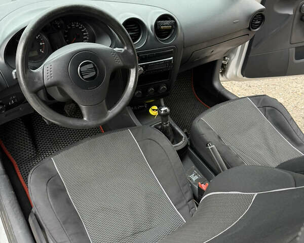 Сеат Ибица 2003 в Днепре (Днепропетровске) на Automoto.ua Серый Сеат Ибица, объемом двигателя 1.4 л и пробегом 222 тыс. км за 2700 $, фото 19 на Automoto.ua
