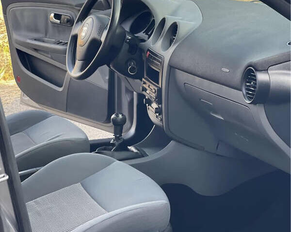 Сірий Сеат Ibiza, об'ємом двигуна 1.4 л та пробігом 320 тис. км за 2300 $, фото 4 на Automoto.ua