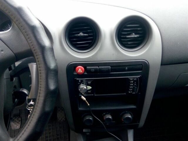 Сеат Ибица 2004 в Броварах на Automoto.ua Серый Сеат Ибица, объемом двигателя 1.4 л и пробегом 240 тыс. км за 3500 $, фото 7 на Automoto.ua